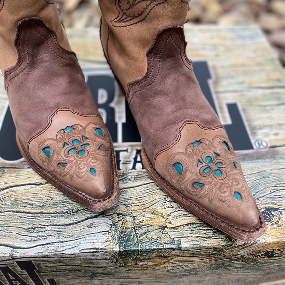 Beautiful Corral tan boots with turquoise inlay. - Picture 3 of 5
